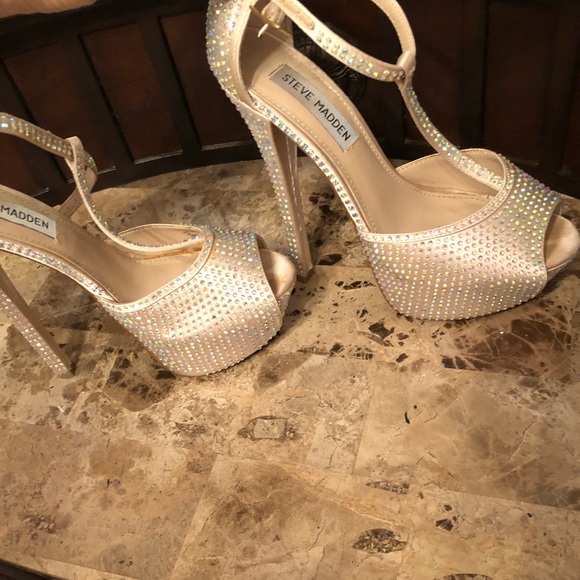 Shoes - Picture 3 of 3